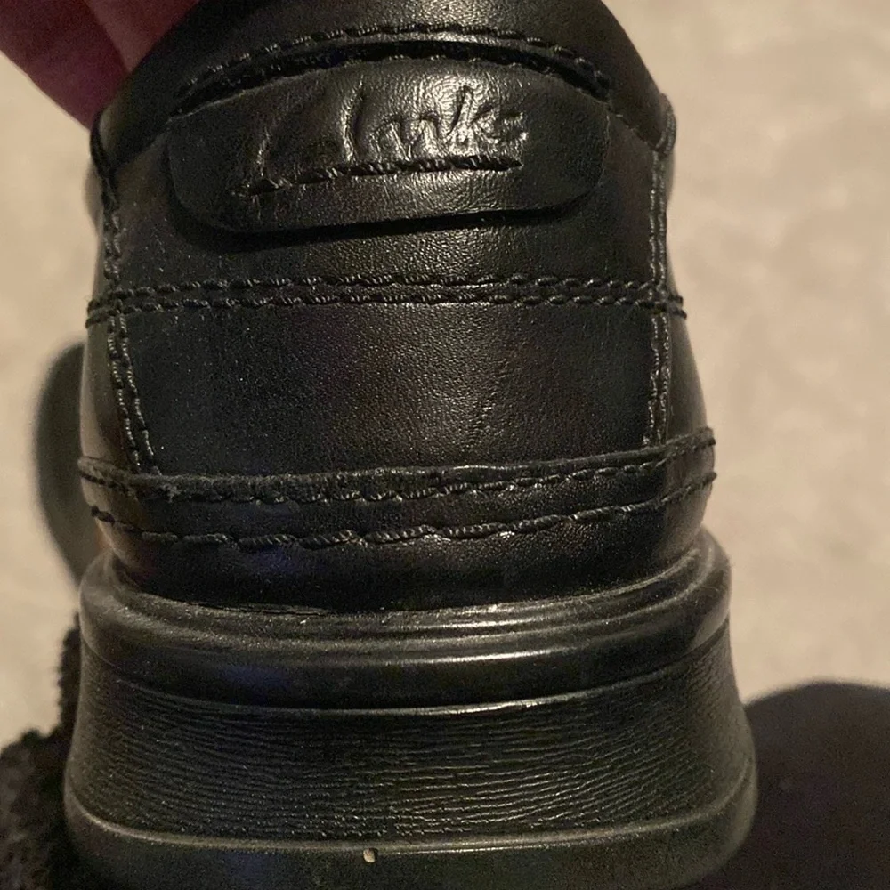 Clarks Men's 11.5 Leather slip-on Loafers Black comfort classic office Simple